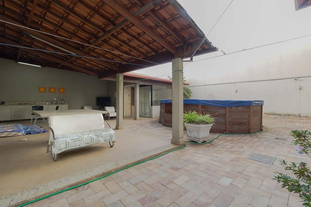 Casa à venda no Jardim Riacho das Pedras: 