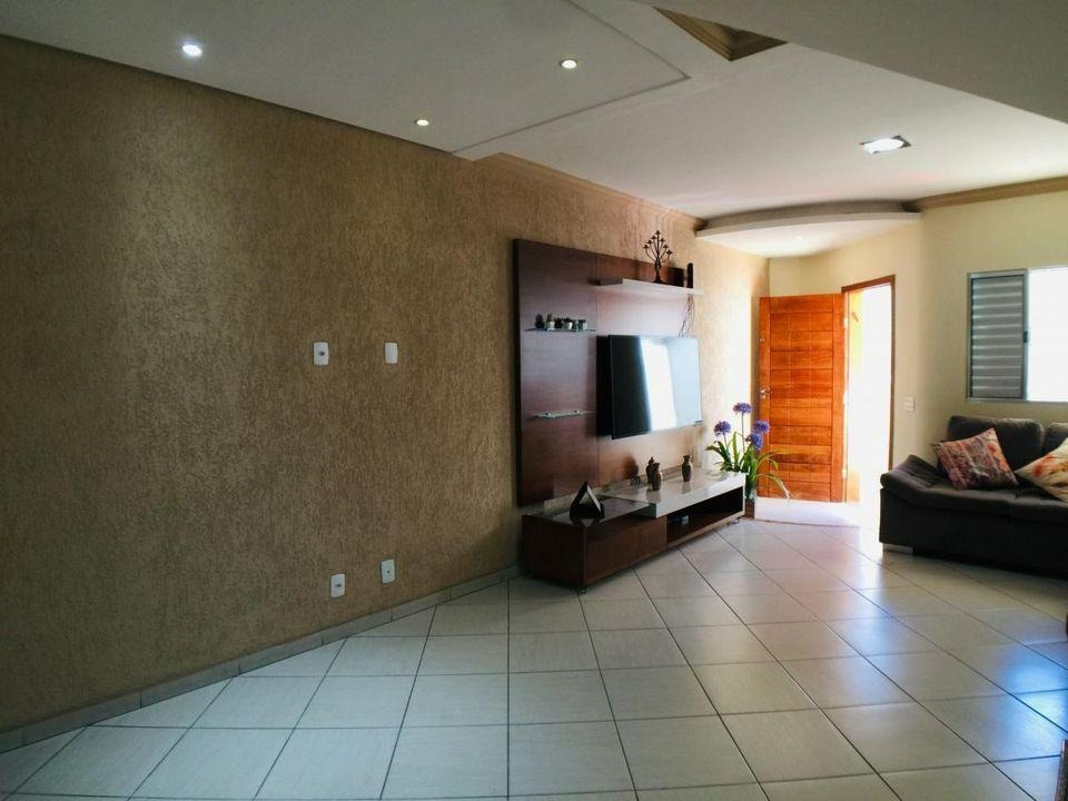 Casa à venda no Jardim Riacho das Pedras: 