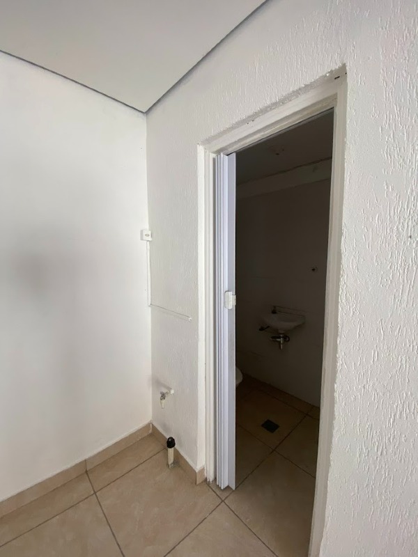 Loja para aluguel no Santa Cruz Industrial: 