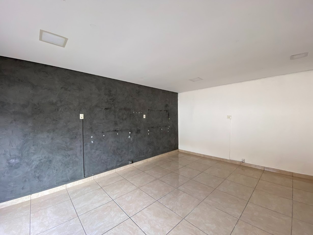 Loja para aluguel no Santa Cruz Industrial: 