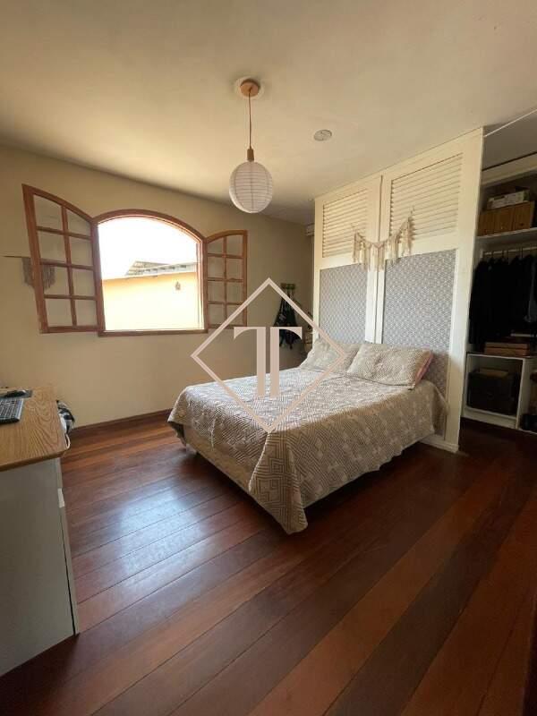 Casa à venda no Retiro: 