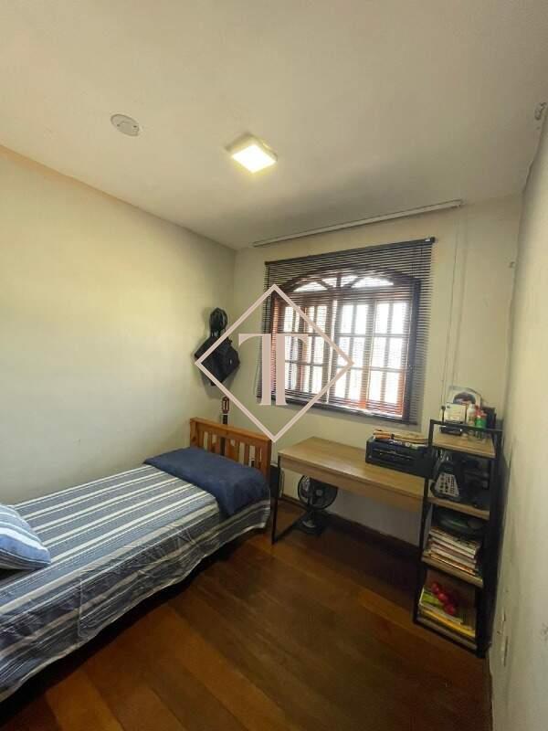 Casa à venda no Retiro: 