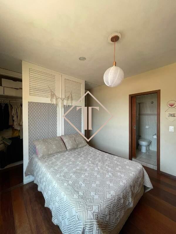 Casa à venda no Retiro: 