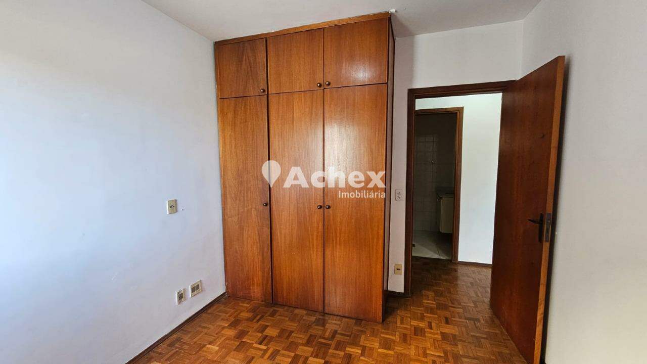 Apartamento para alugar com 3 quartos, 90m² - Foto 2