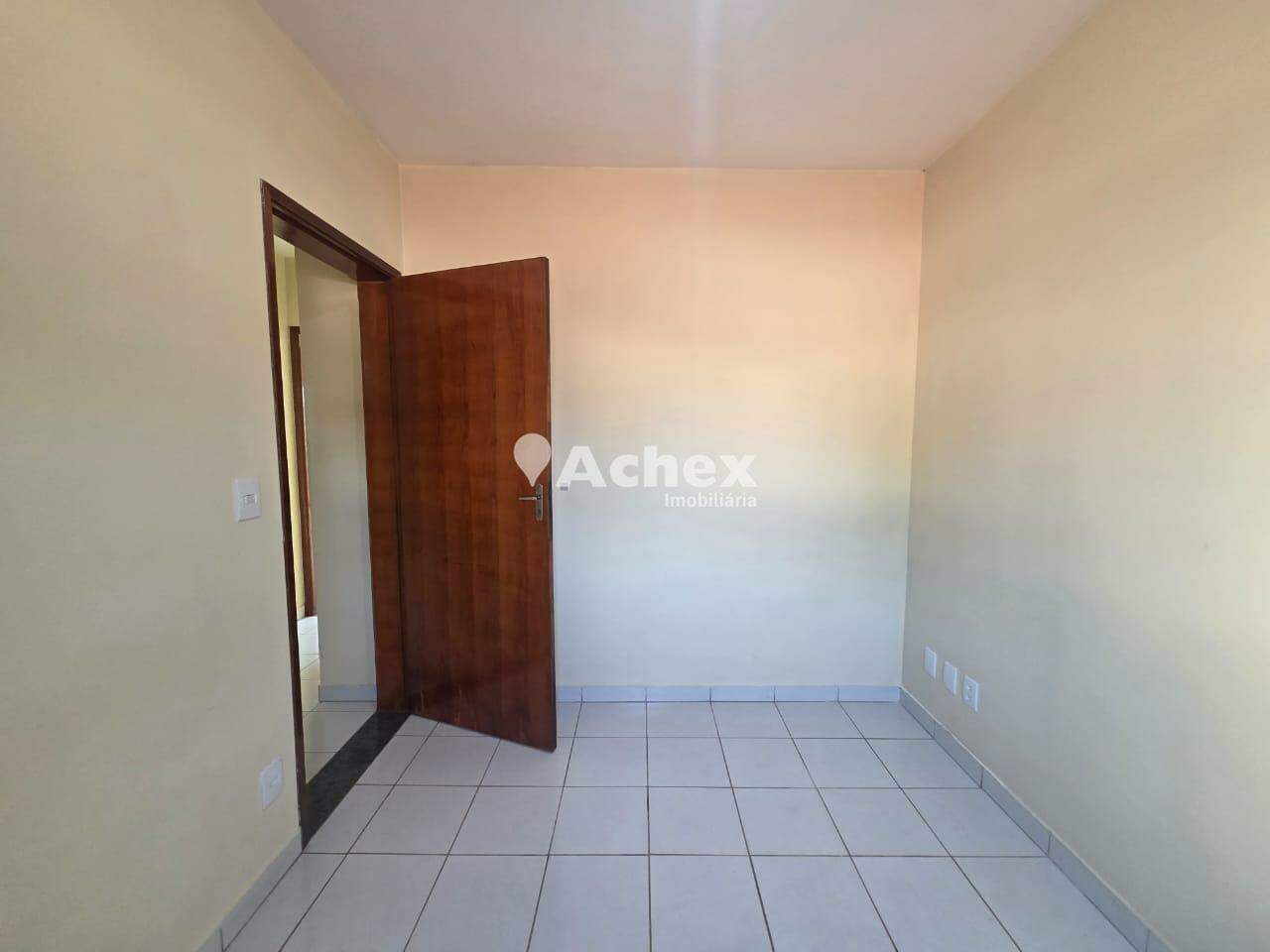 Casa para alugar com 2 quartos, 70m² - Foto 20