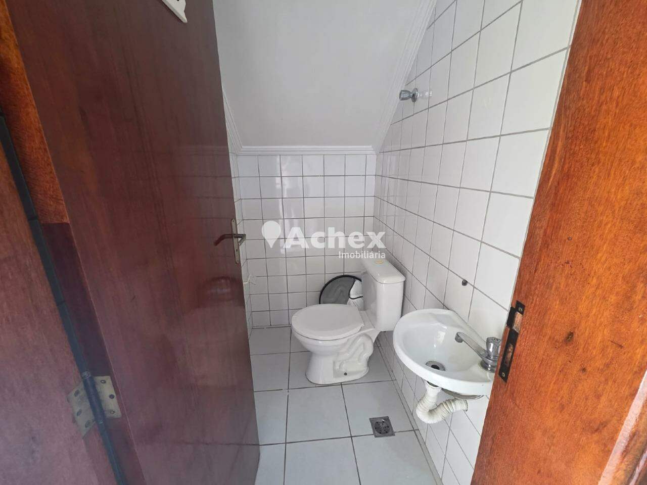 Casa para alugar com 2 quartos, 70m² - Foto 2