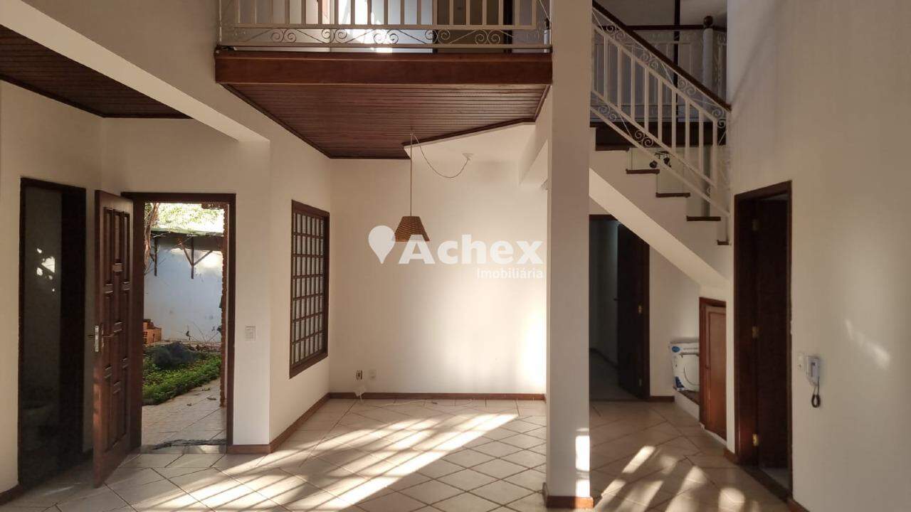 Casa, 3 quartos, 240 m² - Foto 1