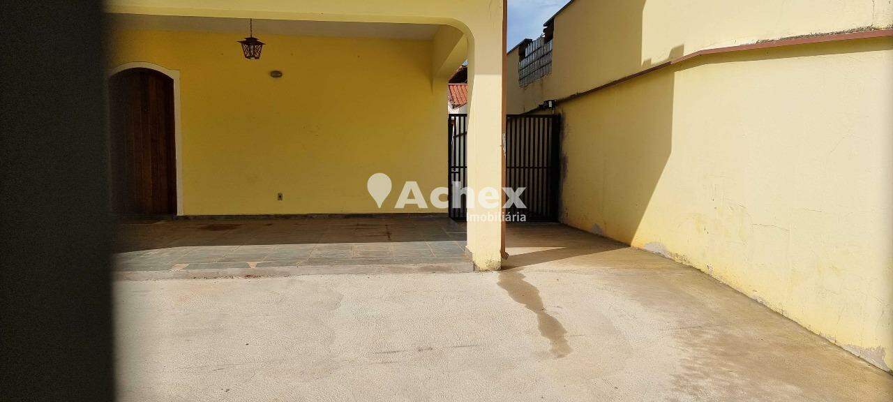 Casa à venda com 3 quartos, 220m² - Foto 3