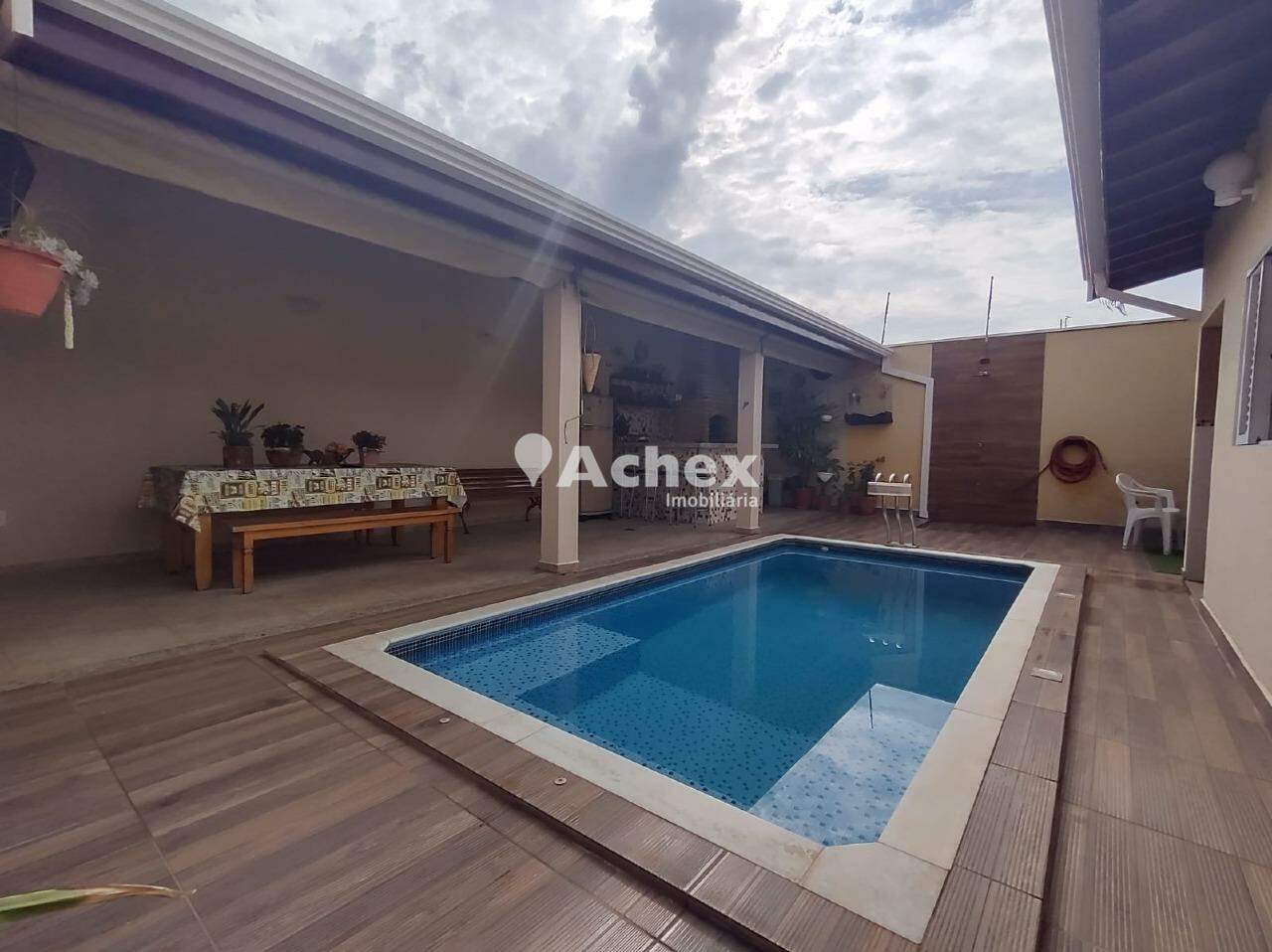 Casa à venda com 3 quartos, 141m² - Foto 3