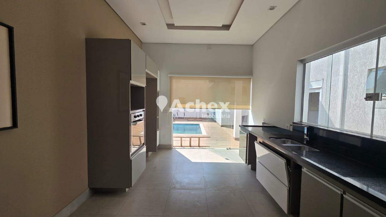 Casa, 3 quartos, 190 m² - Foto 1