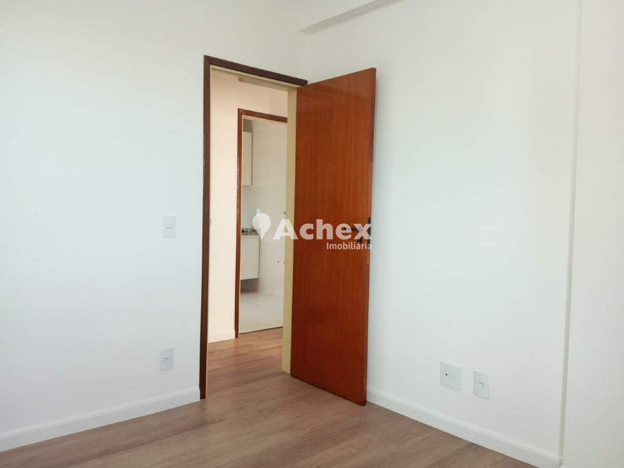 Apartamento à venda com 2 quartos, 75m² - Foto 3