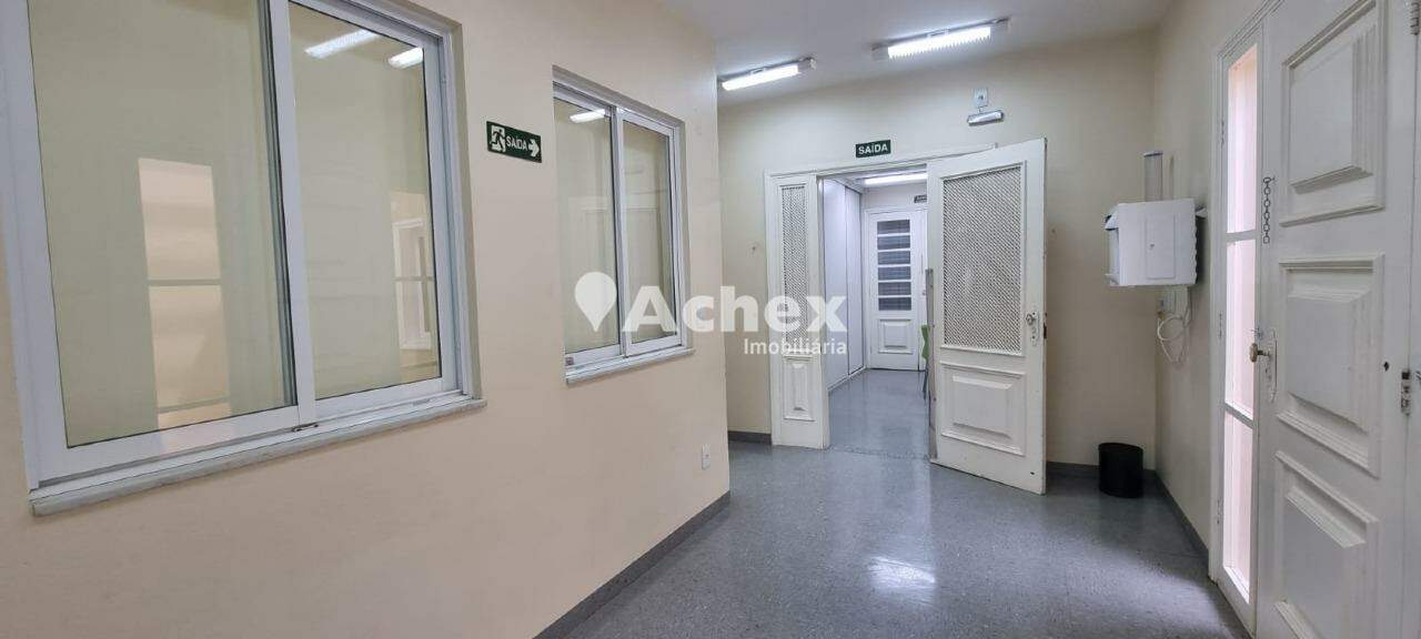 Casa à venda com 3 quartos, 300m² - Foto 4