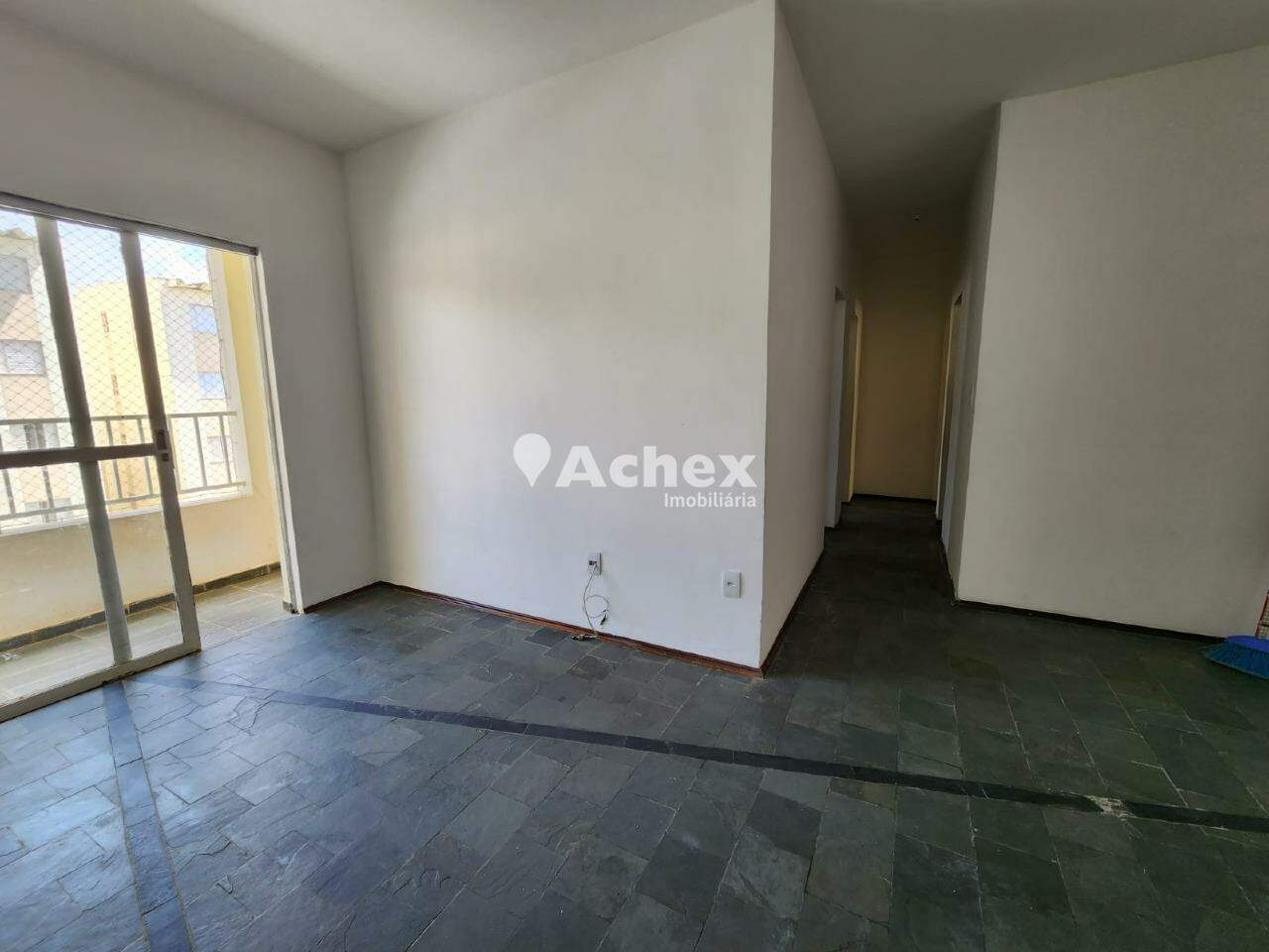 Apartamento à venda com 3 quartos, 72m² - Foto 1