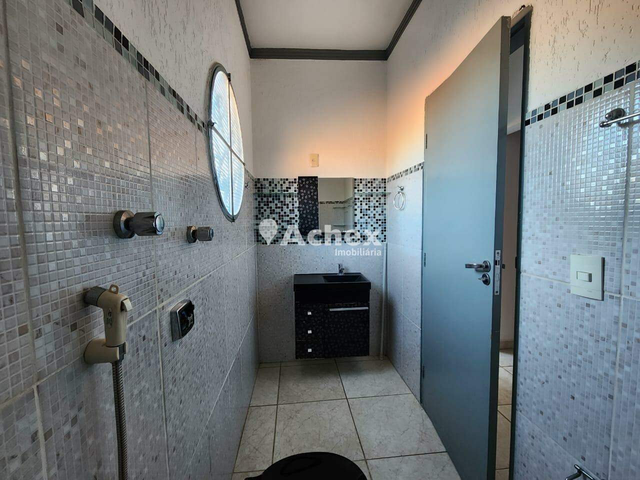 Casa à venda com 2 quartos, 150m² - Foto 6