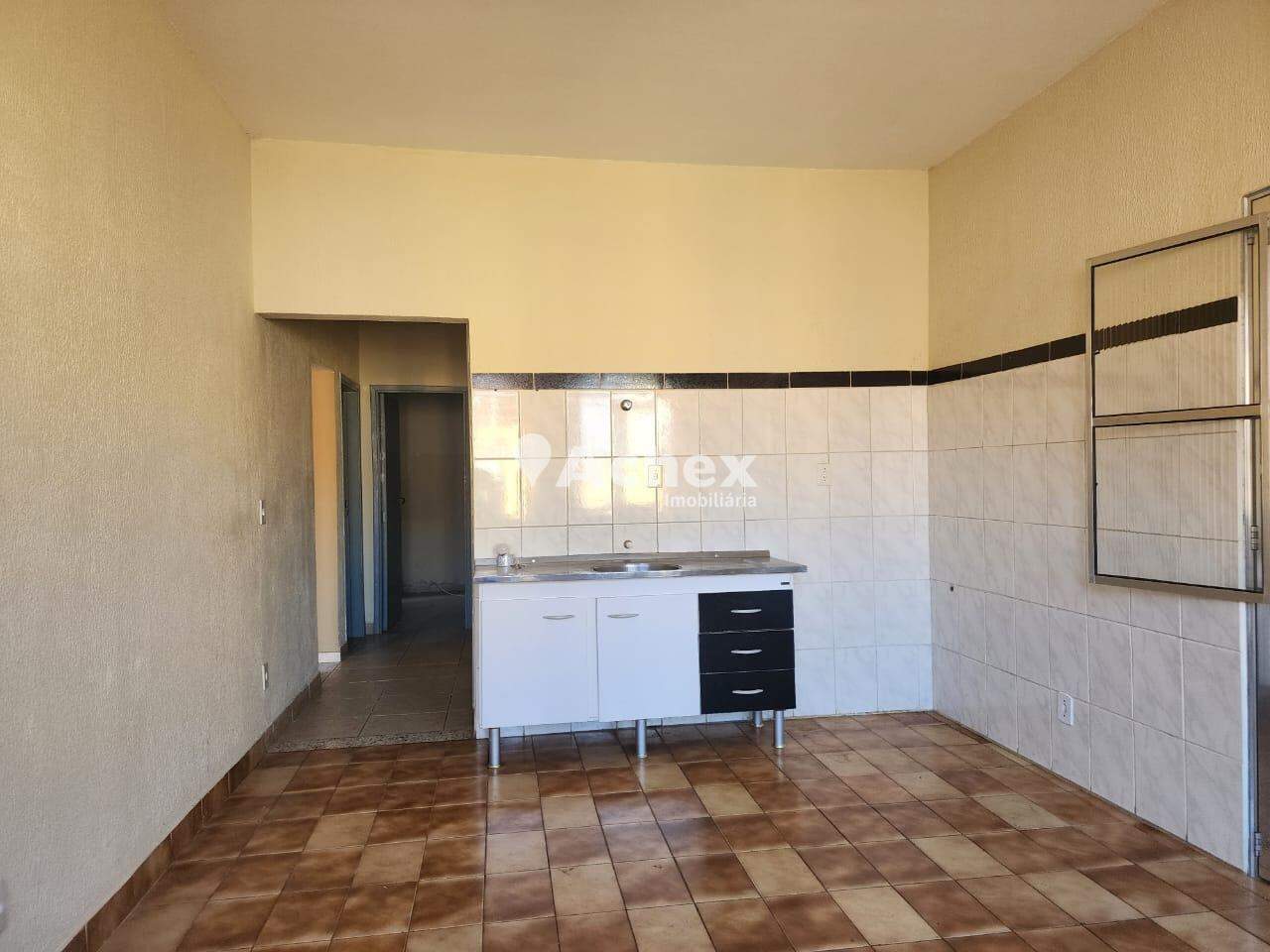 Casa à venda com 2 quartos, 150m² - Foto 4