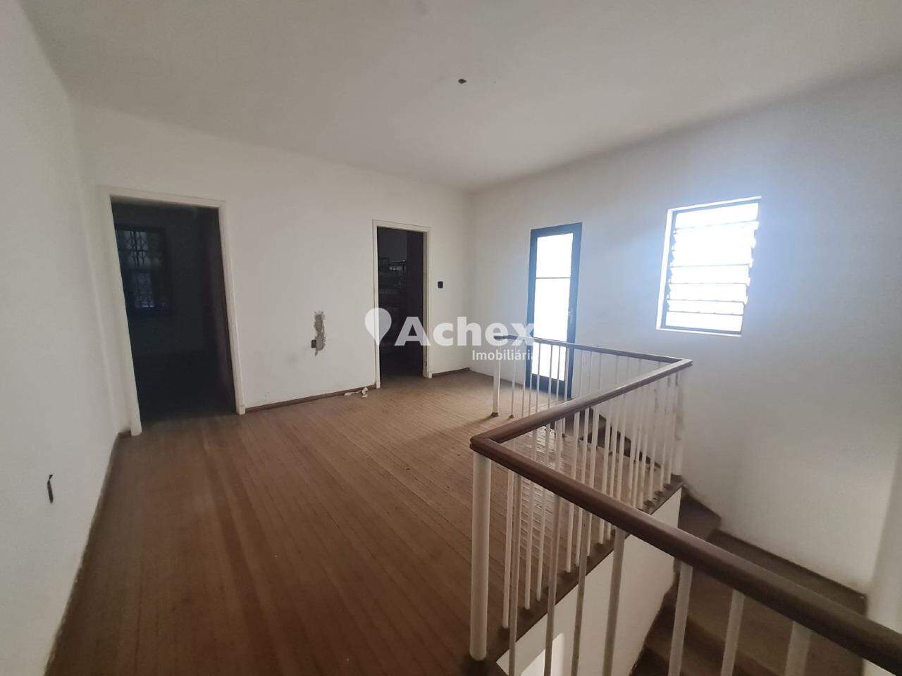 Casa para alugar com 4 quartos, 400m² - Foto 12