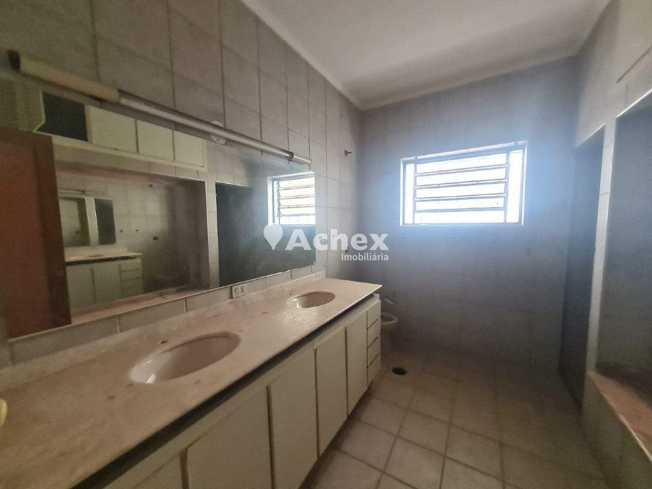 Casa para alugar com 4 quartos, 400m² - Foto 16