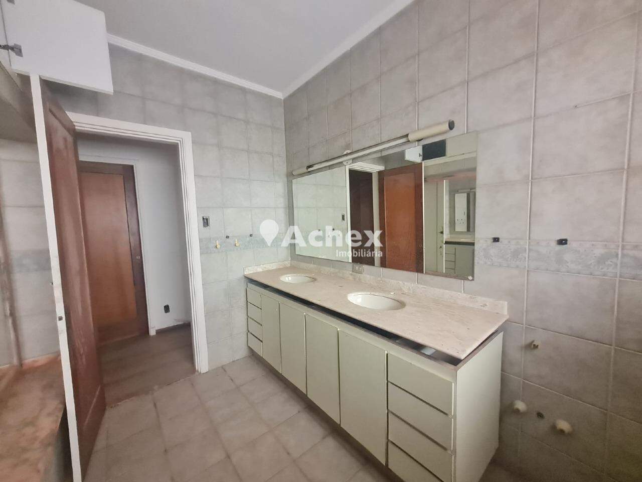 Casa para alugar com 4 quartos, 400m² - Foto 15