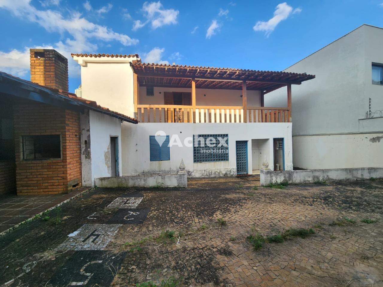 Casa para alugar com 4 quartos, 400m² - Foto 2