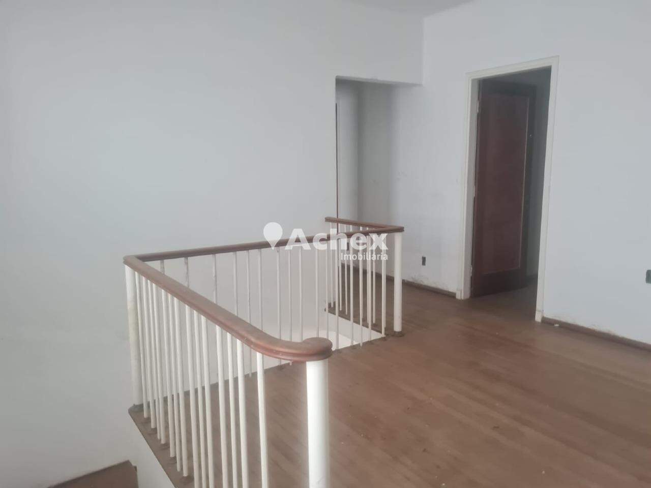 Casa para alugar com 4 quartos, 400m² - Foto 13