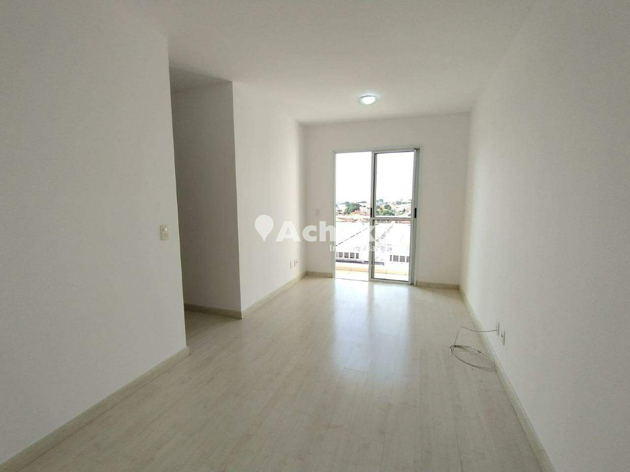 Apartamento à venda com 3 quartos, 75m² - Foto 2