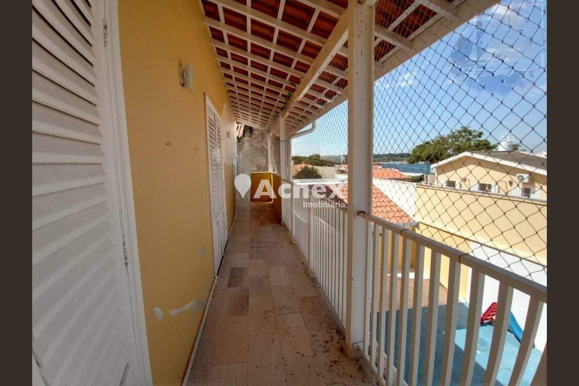 Casa à venda com 3 quartos, 237m² - Foto 12