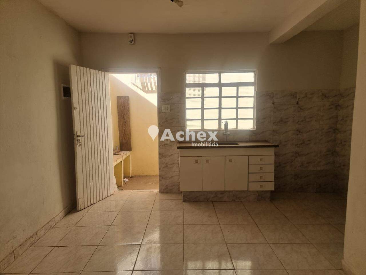 Casa para alugar com 1 quarto, 60m² - Foto 5