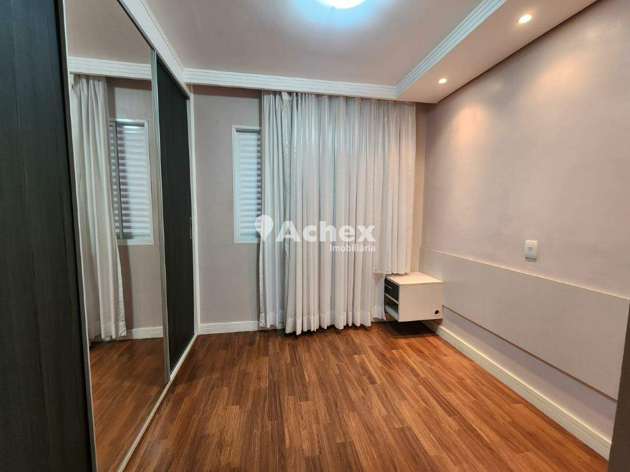 Apartamento para alugar com 3 quartos, 76m² - Foto 2