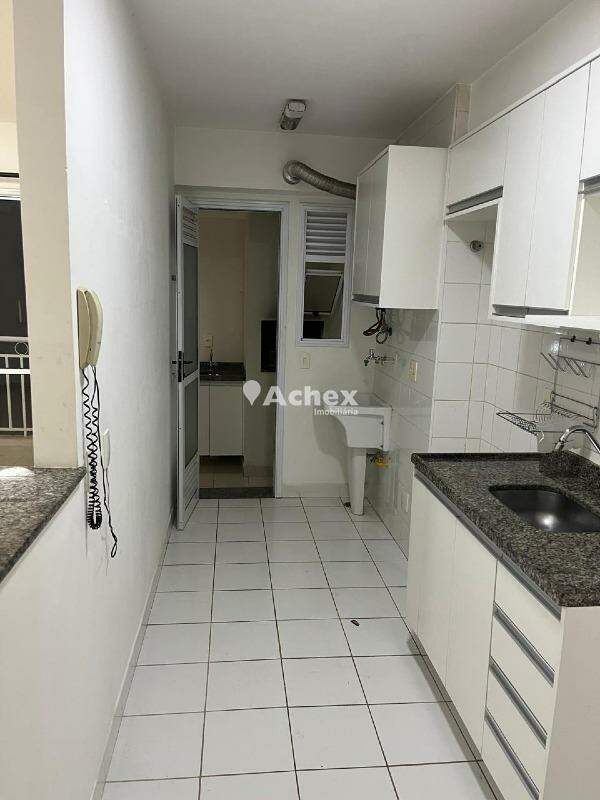 Apartamento para alugar com 2 quartos, 66m² - Foto 8