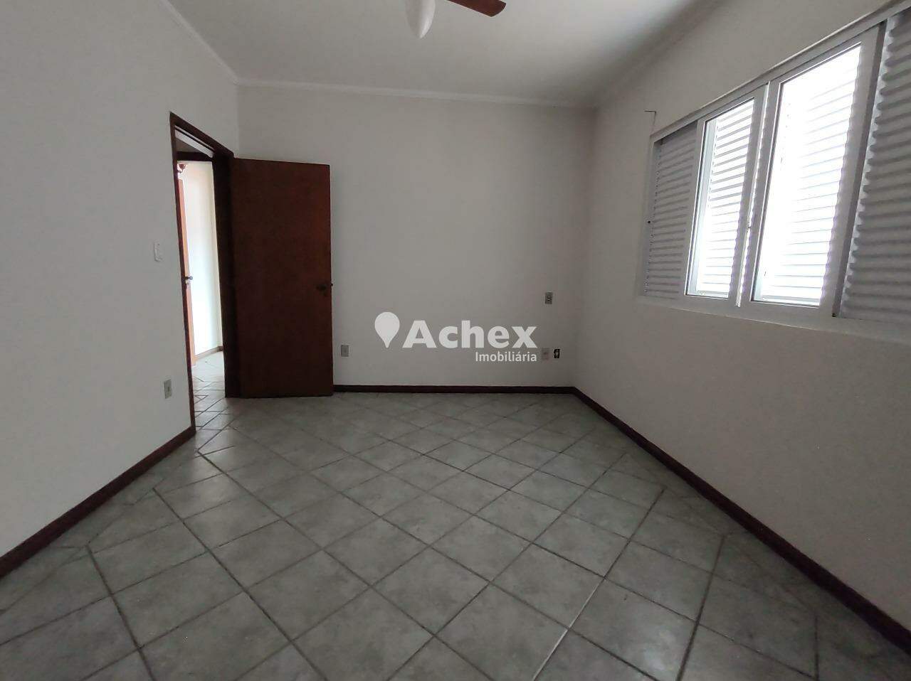 Casa à venda com 4 quartos, 210m² - Foto 23