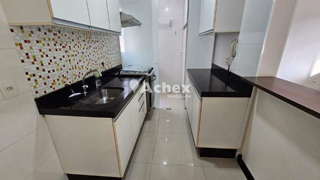 Apartamento para alugar com 3 quartos, 76m² - Foto 4