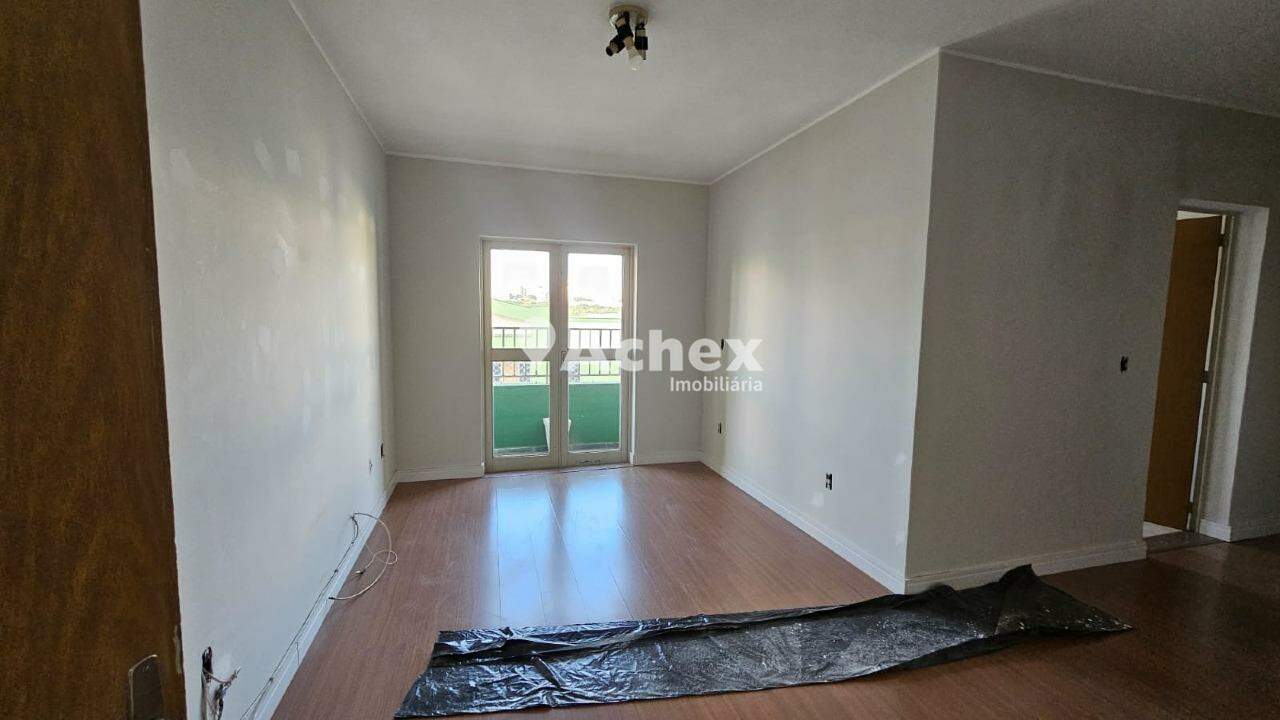 Apartamento para alugar com 3 quartos, 76m² - Foto 3