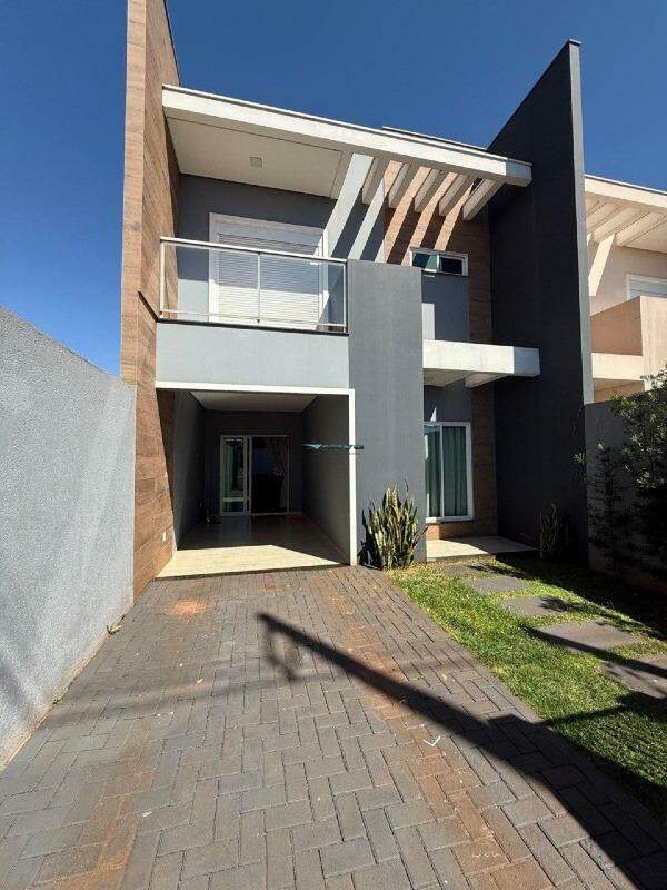 Sobrado à venda no Peróba: 