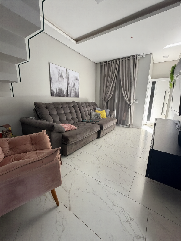 Sobrado à venda no Peróba: 