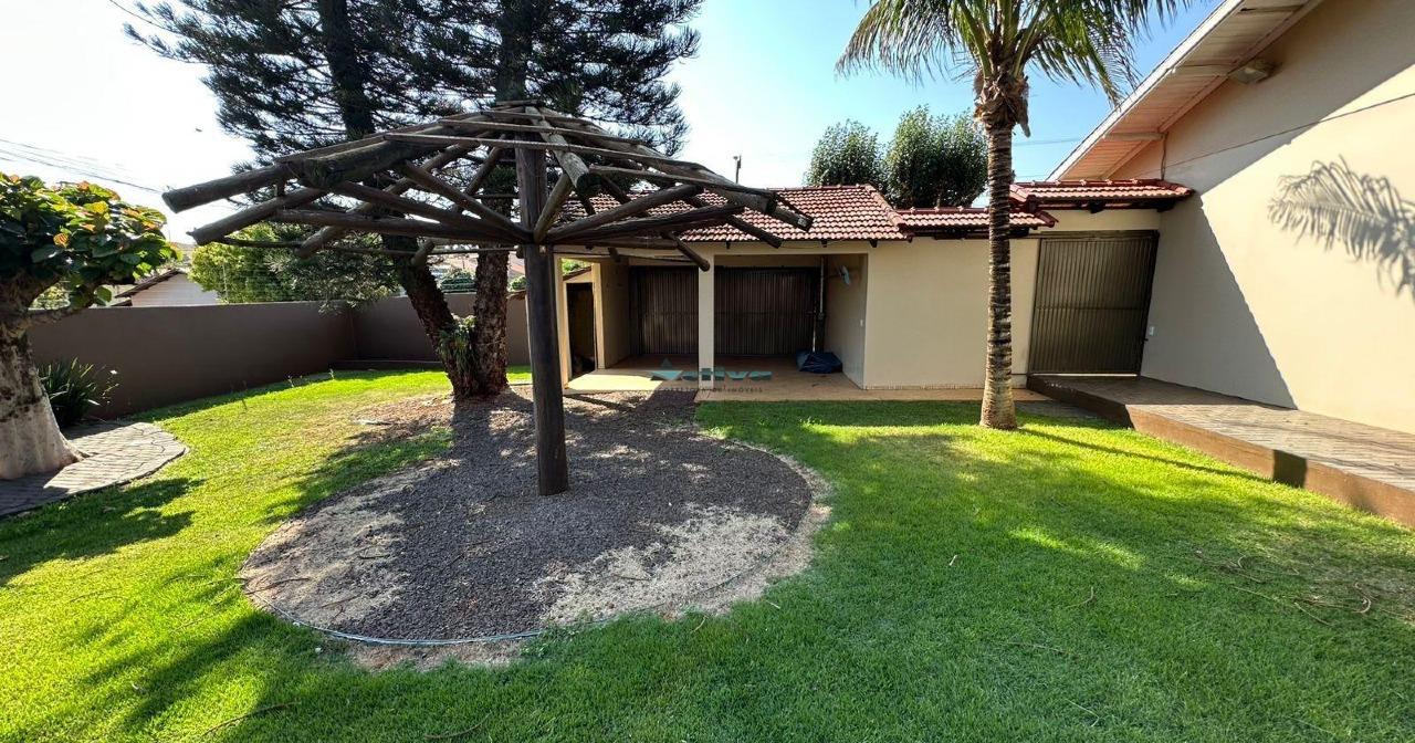 Casa à venda no Centro: 