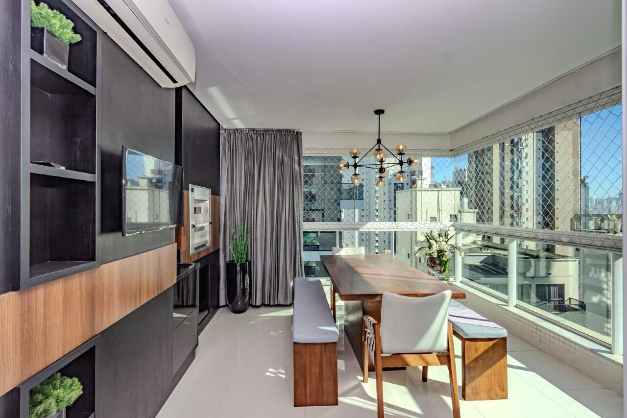Apartamento a 100M do Mar no Luar Biasa em Balneário Camboriú