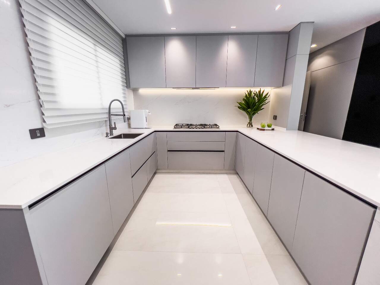 Apartamento Decorado com 3 Suítes no Lotisa Skyline