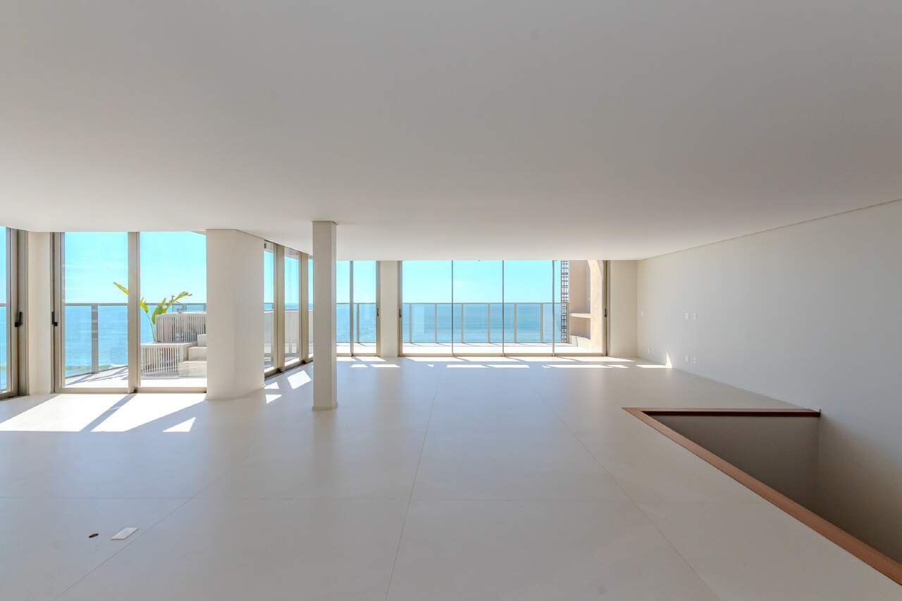Cobertura Duplex Frente Mar com 4 Suítes na Praia Brava