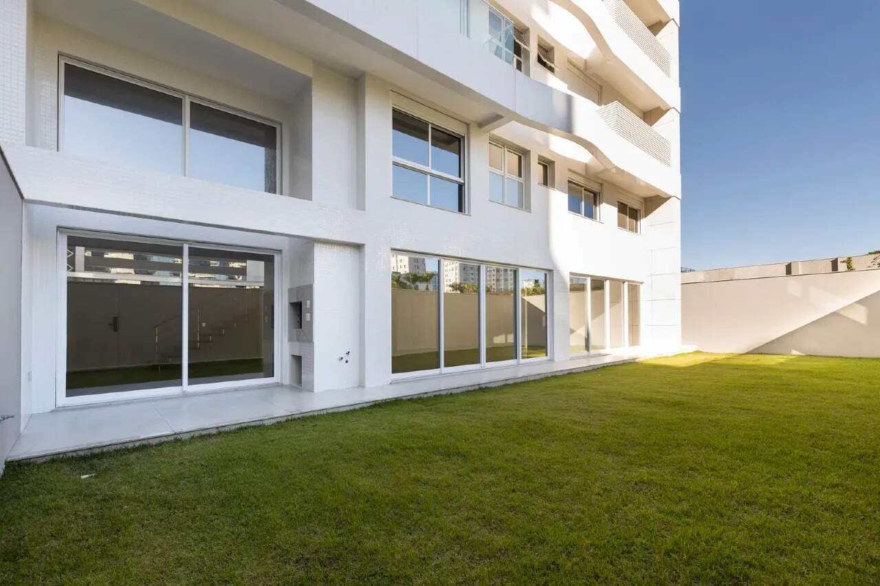 Apartamento Garden Duplex com 3 Suítes na Praia Brava