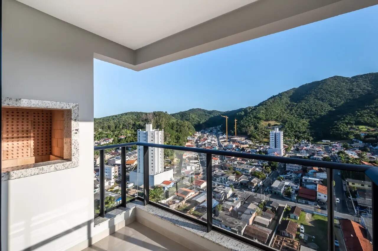 Apartamento com 2 Suítes Mobiliado na Fazenda em Itajaí