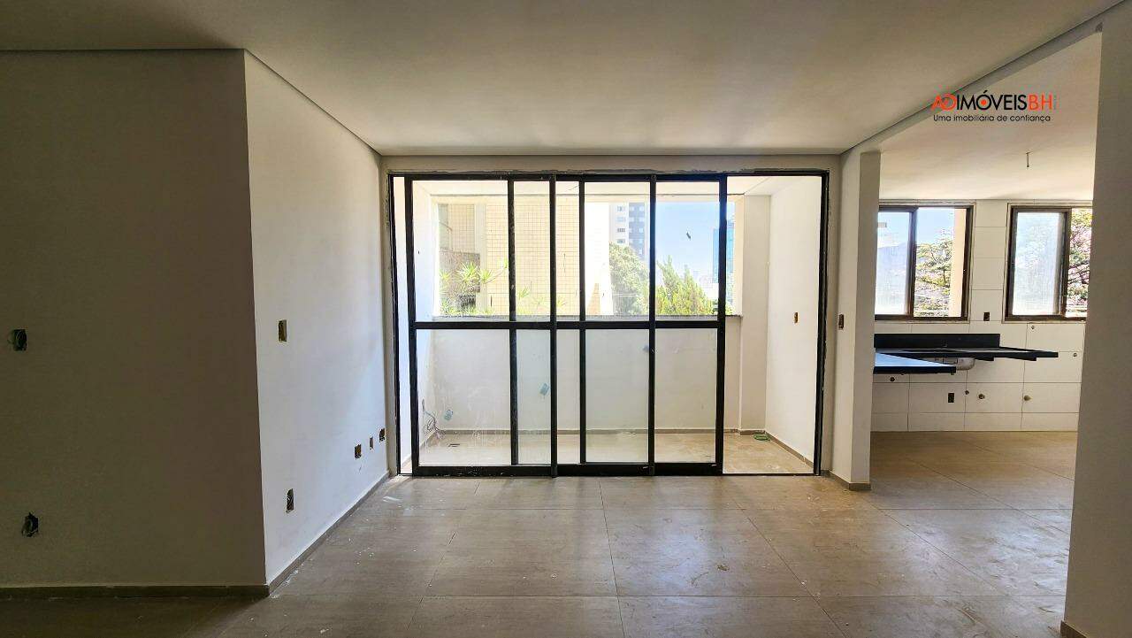 Apartamento à venda no Funcionários: 