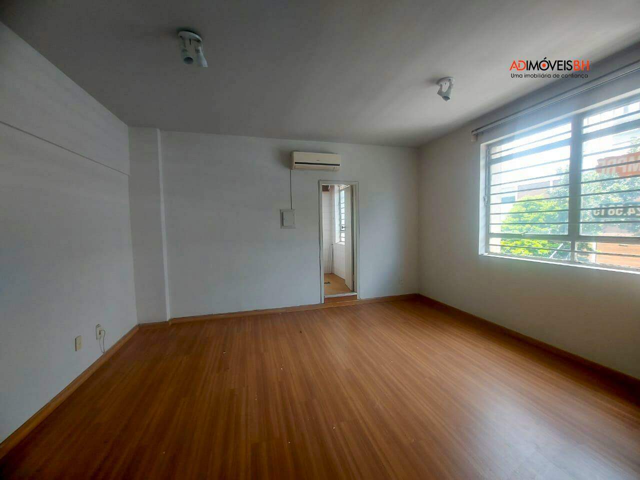 Sala à venda no Funcionários: 