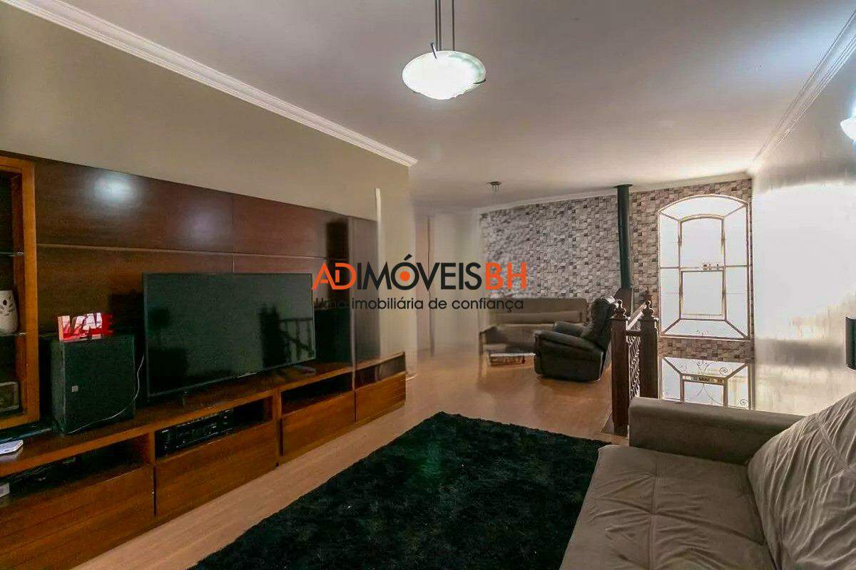 Casa Residencial à venda no Serra: 