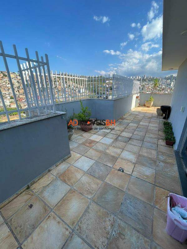 Apto Cobertura à venda no Vila Paris: 