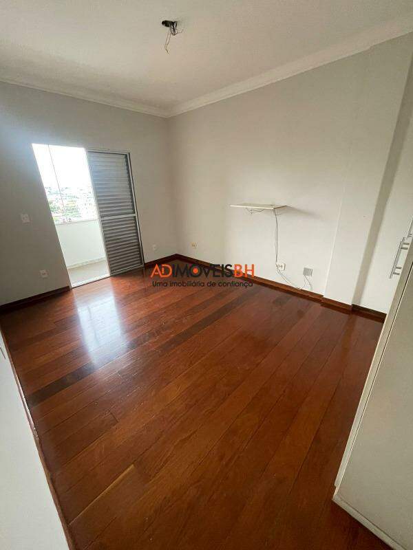 Apartamento à venda no Sagrada Família: 