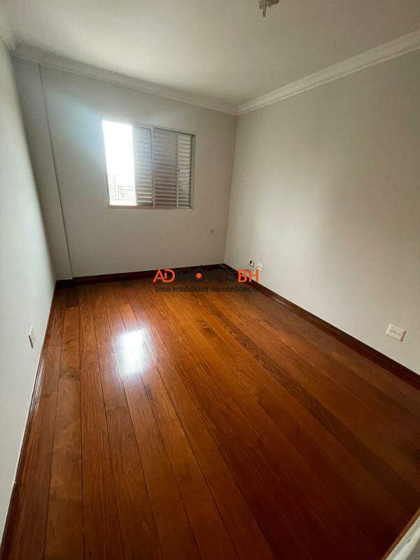 Apartamento à venda no Sagrada Família: 
