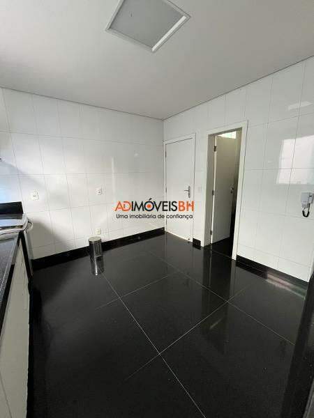 Casa Comercial à venda no Castelo: 
