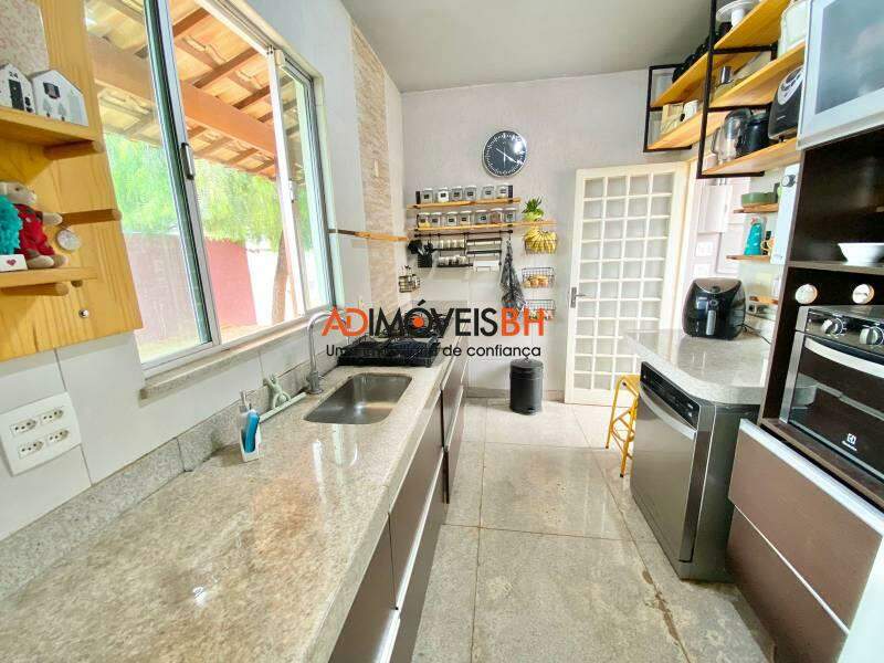 Casa à venda no Trevo: 