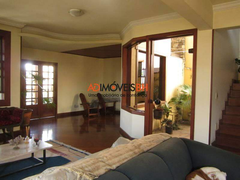 Casa à venda no Caiçaras: 