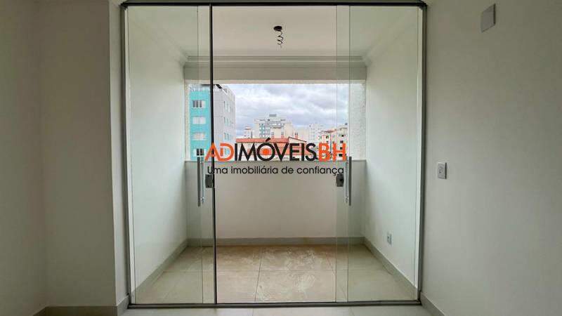 Apartamento à venda no Sagrada Família: 
